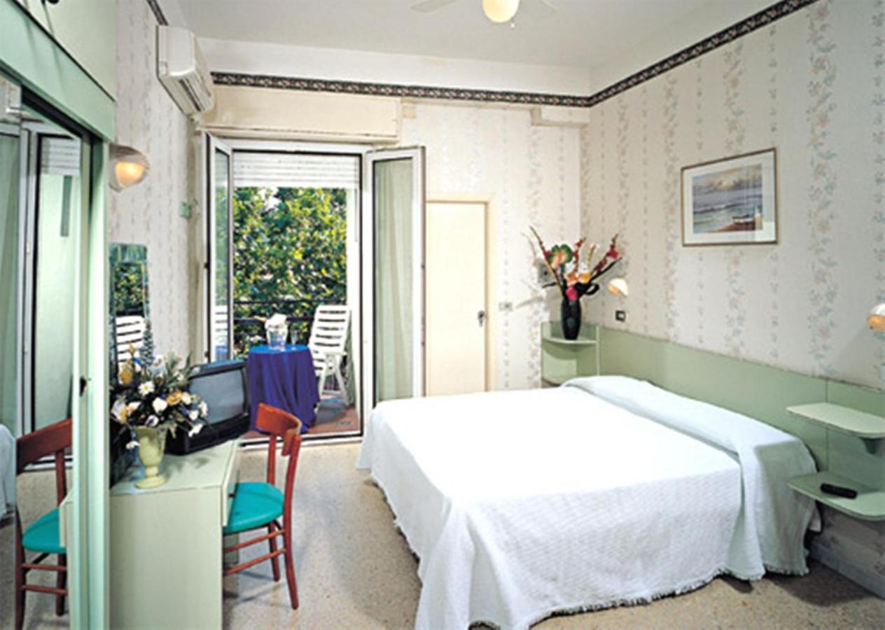 Hotel Caracas カットーリカ 部屋 写真