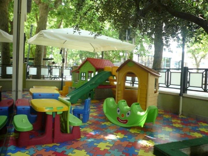 Hotel Caracas カットーリカ エクステリア 写真