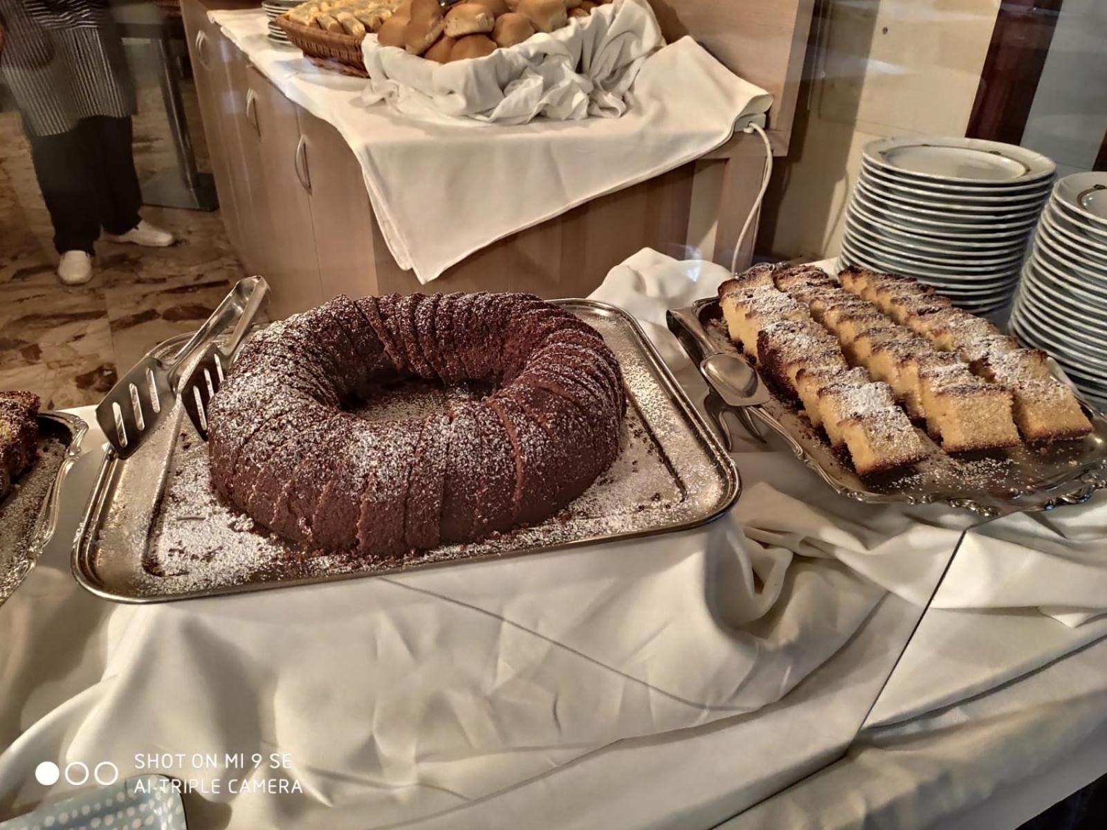 Hotel Caracas カットーリカ エクステリア 写真